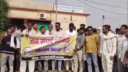 गुलाना: गुलाना तहसील में भ्रष्टाचार के खिलाफ धरना, जन संघर्ष समिति ने एसडीएम को सौंपा ज्ञापन, कर्मचारियों पर मनमानी का आरोप