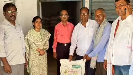 कोडरमा: कोडरमा में जिला कृषि पदाधिकारी ने खरीफ मौसम के लिए 50% अनुदान पर धान बीज वितरण शुरू किया