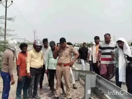 संडीला: कछौना क्षेत्र में नेशनल हाइवे पर मेट्रो रेस्टोरेंट के निकट अज्ञात वाहन की टक्कर से बाइक सवार अनुज श्रीवास्तव की हुई मौत