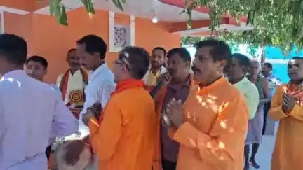 पाकरटांड: देव स्नान पूर्णिमा पर भेलवाडीह दासटोली गांव में 24 घंटे का हरिकीर्तन हवन पूजन के साथ संपन्न