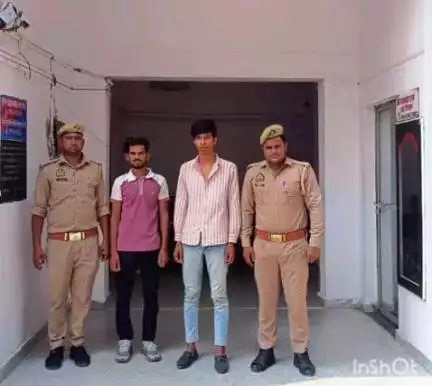 अजीतमल: सर्किल क्षेत्र के अंतर्गत तैय्यवपुर बम्बा के समीप से दो शातिर चोरों को चोरी के बकरों सहित गिरफ्तार किया गया