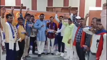 दुधि: सलैयाडीह पंचायत भवन के पास आयोजित बैठक में अपना दल (एस) का संगठन विस्तार, कार्यकर्ताओं के साथ लिए गए अहम फैसले