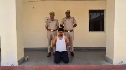 #Balotra: ऑपरेशन शिकंजा के तहत वृत सिवाना का टाॅप-10 अपराधी खेताराम गिरफ्तार।

दुष्कर्म के दो मामलों व अवैध मादक पदार्थ