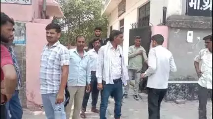 कोल: जवाहर लाल नेहरू मेडिकल में संदिग्ध परिस्थितियों में युवक की मौत, पत्नी पर प्रेमी के साथ मिलकर हत्या का आरोप
