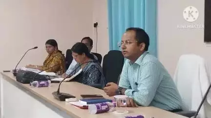 नवादा: डीएम ने शिक्षा विभाग के अधिकारियों के साथ विभिन्न मुद्दों पर की समीक्षात्मक बैठक, दिए कई आवश्यक निर्देश