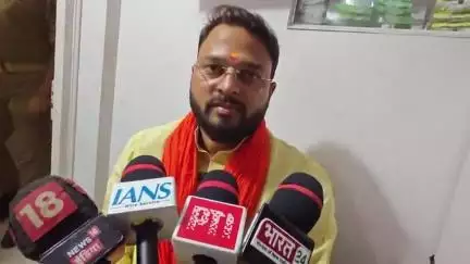 मऊ: सदर विधानसभा में अब्बास अंसारी को सजा होने के बाद पूर्व विधायक विजय राजभर ने किया बयान
