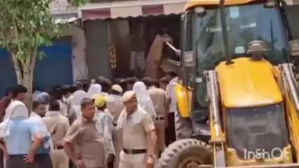 पलवल: जिला प्रशासन द्वारा ओल्ड जीटी रोड पर सफाई अभियान चलाया, दुकानदारों में भारी रोष#jansamashy