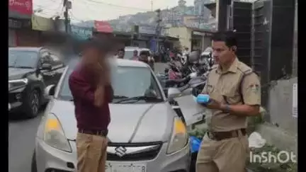 अल्मोड़ा: धारानौला क्षेत्र में प्राइवेट कार में सामान ढोने पर चालक को पड़ा भारी, पुलिस ने किया ₹5000 का कोर्ट चालान
