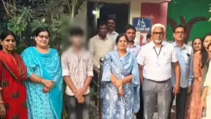 जांजगीर: बाल देखरेख संस्था जांजगीर में रह रहा बालक अब मिलेगा पारिवारिक स्नेह, 9 वर्षों बाद परिवार को सौंपा गया संरक्षण
