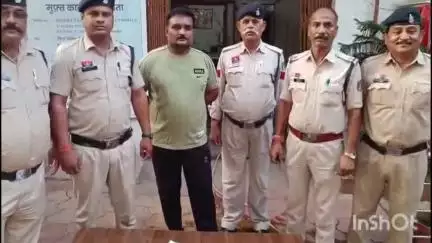दुर्ग: जिले में नशे के कारोबारी को पुलिस ने किया गिरफ्तार, खुर्सीपार में नशाली चिट्टा/हेरोइन के खिलाफ बड़ी कार्रवाई