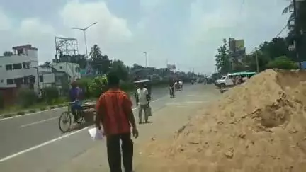 নাকাশিপাড়া: রঘুনাথপুরে এক ব্যক্তির  জমিতে কলাগাছ কাটে আরেক ব্যক্তি অভিযোগ জানালেন  থানায় প্রতিক্রিয়া দিলেন তিনি
