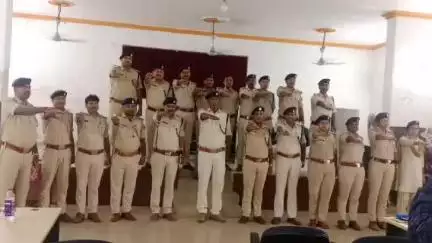 डुमरा: डुमरा में विश्व बाल श्रम दिवस पर पुलिस कर्मियों को शपथ दिलाई गई