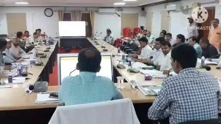 नवादा: नवादा शहरी क्षेत्र के विकास को लेकर डीएम ने विभिन्न विभाग के अधिकारियों के साथ बैठक की, मास्टर प्लान पर की चर्चा
