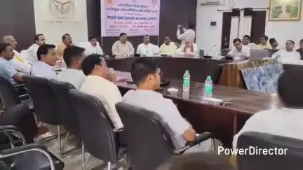 कर्वी: माध्यमिक शिक्षा विभाग उ०प्र० ने हाई स्कूल इंटरमीडिएट बोर्ड परीक्षा 2025 के मेधावी छात्र-छात्राओं को किया सम्मानित