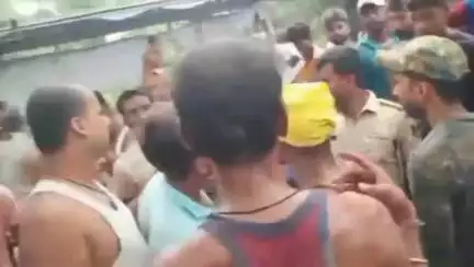 कटरा: जज़ुआर में डायल 112 पुलिस की गाड़ी ने दो छात्राओं को कुचला, एक की मौत, दूसरी गंभीर घायल