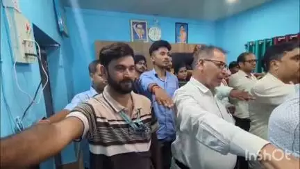 पीरो: विश्व बाल श्रम निषेध दिवस के मौके पर पीरो के SDO ने चरपोखरी में सभी कर्मियों को शपथ दिलाई