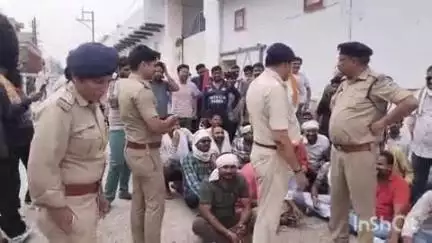 डबरा में बिजली कटौती से परेशान लोगों ने ऊर्जा मंत्री प्रद्युमन सिंह तोमर को घेरा, पुलिस ने रोका