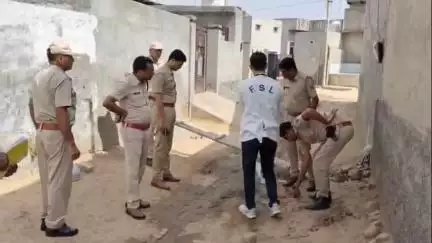 राजगढ़: लसेड़ी में लाठी और पत्थरों से मारपीट कर व्यक्ति की हत्या, एफएसएल टीम पहुंची, घायल महिला के पर्चा बयान पर मामला दर्ज