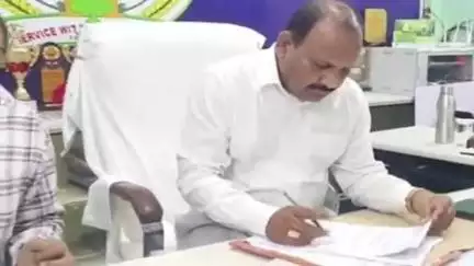 నంద్యాల మున్సిపల్ కమిషనర్ గా బాధ్యతలు స్వీకరించిన శేషన్న