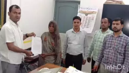 भभुआ: पति की हत्या पर पीड़िता को बेटी की शादी के लिए रुपए देने हेतु जिला विधिक सेवा प्राधिकार के सचिव ने जारी किया लेटर