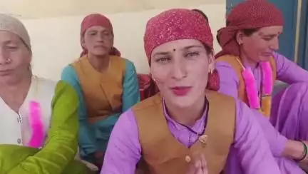 आनी: निरमण्ड में सड़क सुधार की मांगों को लेकर लोगों का धरना दसवें दिन भी जारी, प्रभावित सिंधु ठाकुर ने दी जानकारी