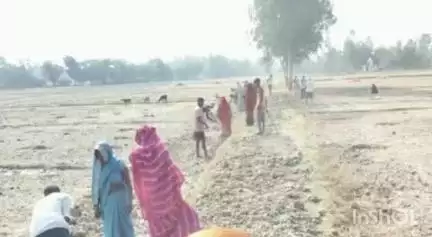कुंडा: बीडीओ कालाकांकर ने विकास खण्ड में चल रहे मनरेगा कार्यों का किया निरीक्षण