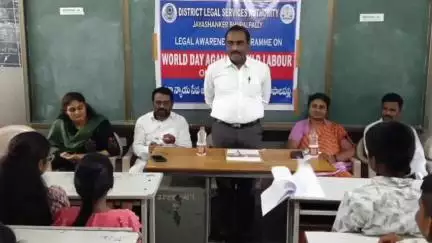 భూపాలపల్లి: చిన్నపిల్లలు ఉండాల్సింది బడిలో కానీ పనిలో కాదు: పట్టణంలో సీనియర్ సివిల్ జడ్జీ ఏ నాగరాజు