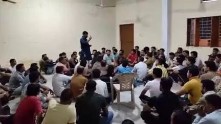 नाहन: ग्राम पडदूनी में बैठक, क्षेत्र की एक लड़की के अगवा किए जाने के मामले में चर्चा