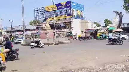 ધ્રાંગધ્રા: શહેરમાં રોકડિયા સર્કલ પાસે નો પાર્કિંગ ઝોનના વાહન પાર્ક કરનાર સાત સામે ફરિયાદ નોંધાઈ