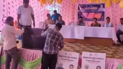 ରାଜଗାଙ୍ଗପୁର: କୁତ୍ରା କଲ୍ୟାଣ ମଣ୍ଡପ ଠାରେ ବିକାଶ ବାହାନ ଯାତ୍ରା ଉଦଘାଟିତ