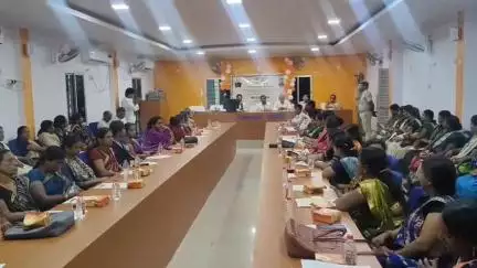 ଖଲ୍ଲିକୋଟ୍: ଖଲ୍ଲିକୋଟ ବ୍ଲକ ସମ୍ମିଳନୀ କକ୍ଷରେ ଅବକାରୀ ବିଭାଗ ପକ୍ଷରୁ ଆମ ସଂକଳ୍ପ ନିଶା ନୁହେଁ ଜୀବନ ସମ୍ପର୍କିତ ସଚେତନତା କର୍ମଶାଳା ଅନୁଷ୍ଠିତ