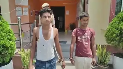 দাংতল ৰাজহ চক্ৰ: নিশা বিলাসপুৰত আৰক্ষীৰ অভিযান, অবৈধভাৱে ভূটানৰ পৰা ডিজেল আনি থকাৰ সময়ত পাঁচজন লোকক গ্ৰেপ্তাৰ