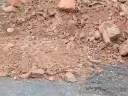 लोहाघाट: ग्राम सभा पाटन पाटनी के प्रेमनगर में हर घर नल हर घर जल योजना का कार्य आखिरकार आंदोलन के बाद शुरू हुआ#jansamsya