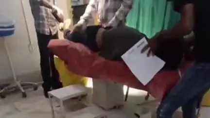 गुमला: एलोड्राम बाईपास के पास सड़क दुर्घटना में स्कूटी सवार जख्मी, अस्पताल में भर्ती