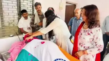 पटियाली: पटियाली विधानसभा से दो बार विधायक रहे रज्जन पाल सिंह का निधन, डीएम ने उनके आवास पर पहुंचकर दी श्रद्धांजलि