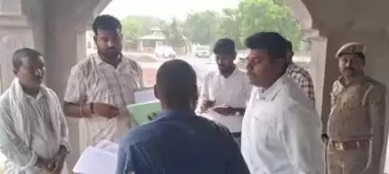 बांसी: बागेश्वरी रामचंद्र मंदिर के पर्यटन विकास कार्य का डीएम ने किया निरीक्षण, धीमी गति पर जताई नाराजगी