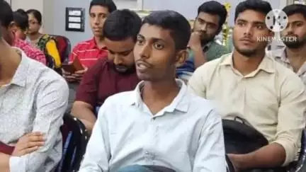 আরামবাগ: SDPO অফিসে স্পোকেন ইংলিশ কোর্সের  ফাইনাল টেস্ট নিলেন হুগলি জেলা পুলিশের SP