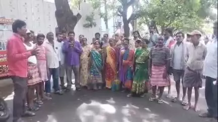 భీమిలి: భవన నిర్మాణ కార్మికులు మహాసభలు జయప్రదం చేయండి అంటూ పిలుపునిచ్చిన సిఐటీయు జిల్లా ఉపాధ్యక్షులు పెడాడ రాజశేఖర్