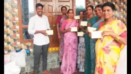 భువనగిరి: అర్బన్ కాలనీలో రైల్వే అండర్ పాస్ హైట్ గేజ్ సమస్యను పరిష్కరించాలని రైల్వే హెడ్ ఆఫీస్ కు పోస్ట్ కార్డులు పంపిన కాలనీవాసులు