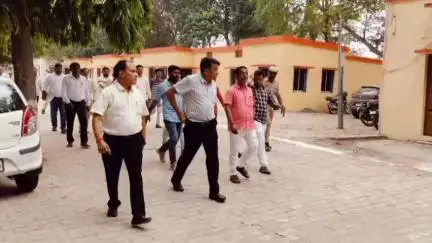 इटवा: खुनियांव ब्लॉक कार्यालय का सीडीओ ने किया निरीक्षण, दिए निर्देश
