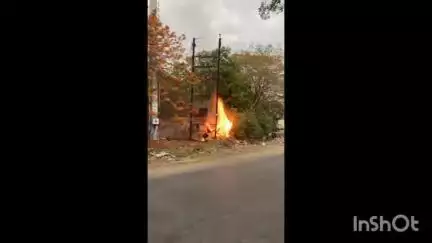 धार: तेज आंधी में डीपी में लगी भीषण आग, फायर ब्रिगेड की तत्परता से टली बड़ी दुर्घटना