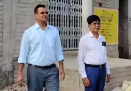 महेशपुर: महेशपुर बीडीओ ने दमदमा पंचायत के गांवों में पीएम व अबुआ आवास योजना का निरीक्षण किया, कई निर्देश दिए
