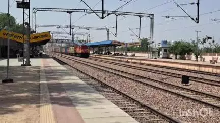 चरखी दादरी: मानहेरू रेलवे स्टेशन पर मिला बुजुर्ग का शव, चरखी दादरी जीआरपी ने शव कब्जे में लेकर अस्पताल पहुंचाया