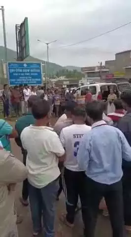 ଜୟପୁର: ଜୟପୁର ଢେପଗୁଡା ନିକଟରେ ଅଟୋ ଓ ମୋପେଡ ଗାଡି ମଧ୍ୟରେ ଧକ୍କା  ରେ ଓଲଟିଲା ଅଟୋ । ନାବାଳକ ଛାତ୍ର ର ମୃତ୍ୟୁ