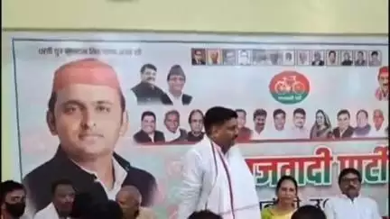 नवाबगंज: बाराबंकी में सपा की मासिक बैठक संपन्न, पूर्व कैबिनेट मंत्री ने कहा- पार्टी के लिए काम करने वाला हर कार्यकर्ता हकदार