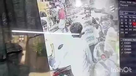 हापुड़: किशनगंज में महिला ने दिनदहाड़े बिजली दुकान से इलेक्ट्रिक पंखा चुराया, सीसीटीवी में कैद हुई घटना