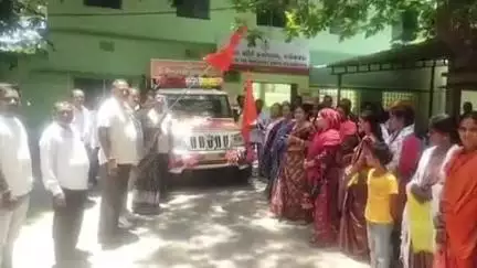 ସୁନ୍ଦରଗଡ ସହର: ବାଲି ଶଙ୍କରା ବ୍ଲକ ଅଫିସ୍ ପରିସର ରୁ ରାଜ୍ୟ ସରକାର ଙ୍କ ଏକ ବର୍ଷ ପୂର୍ତ୍ତି ଉପଲକ୍ଷେ ବିକାଶ ବାହାନ ରଥ ର ଶୁଭାରମ୍ଭ