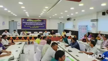 जमालपुर: मुख्य निर्वाचन पदाधिकारी विनोद सिंह गुंजियाल की अध्यक्षता में निर्वाचक नामावली की बैठक, दिए आवश्यक दिशानिर्देश