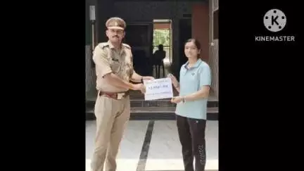 फूलपुर: फूलपुर थाना की पुलिस ने साईबर फ्राड के ₹92,950 को आवेदिका के खाते में वापस कराया