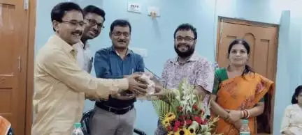পটাশপুর ১: পটাশপুরে BLRO এর অন্যত্র বদলি,শ্রদ্ধার সঙ্গে বিদায় জানালো পঞ্চায়েত সমিতি ও ব্লক প্রশাসন এর কর্মী রা
